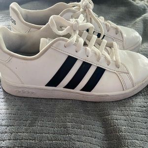 Adidas White with Black Stripe girls sneakers Y2